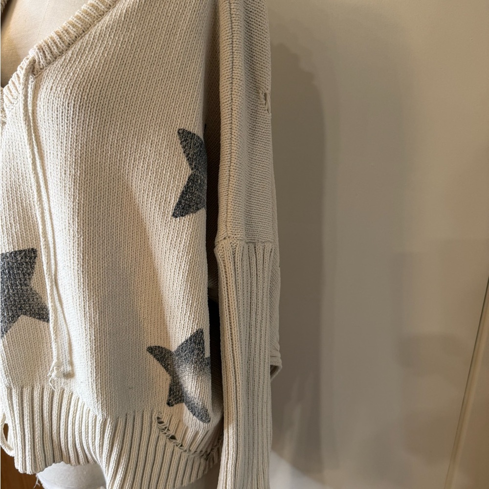 POL Cream V-Neck Sweater with Gray Stars and Hood Sz L - Picture 3 of 3